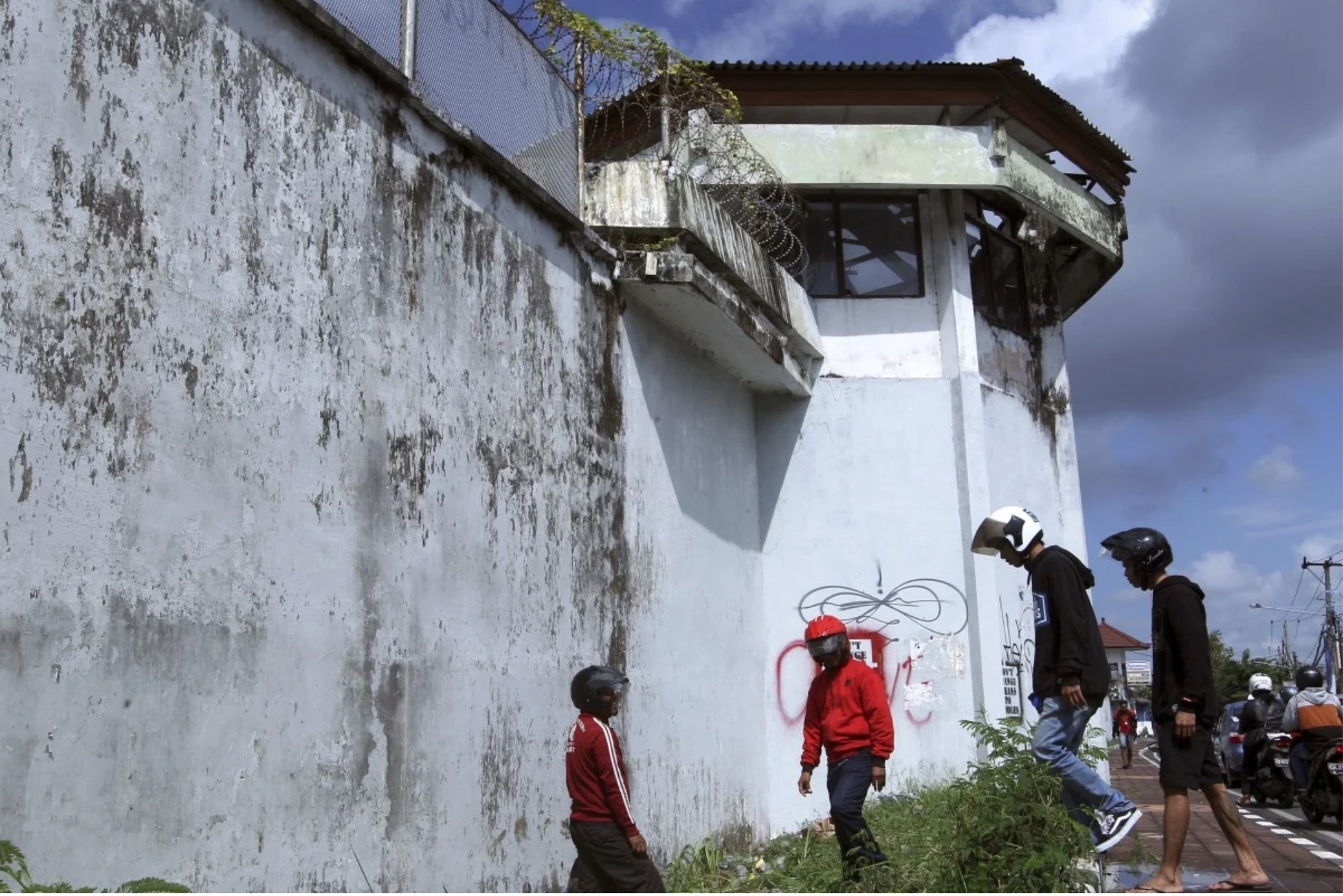 Tu tu Trung Quoc vuot nguc o Indonesia hinh anh