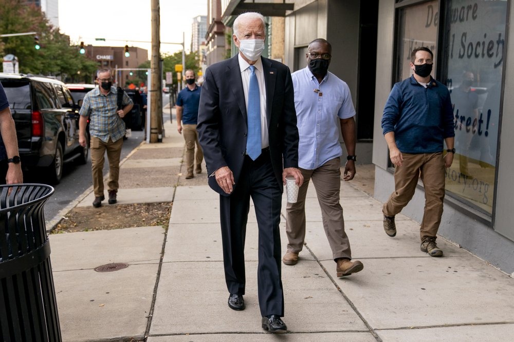 Trump lam viec qua dien thoai anh 1