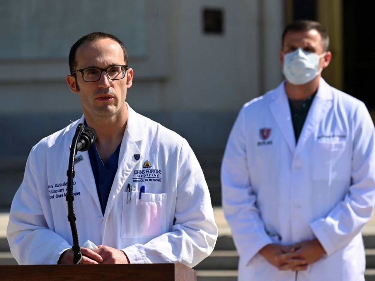 Ong Trump duoc dieu tri Covid-19 nhu the nao anh 2