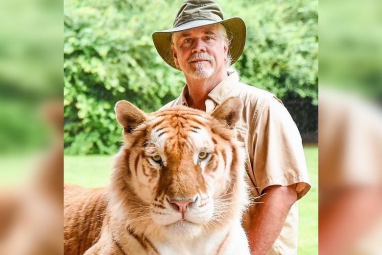 Chu vuon thu bi buoc toi buon ban dong vat hoang da o My hinh anh