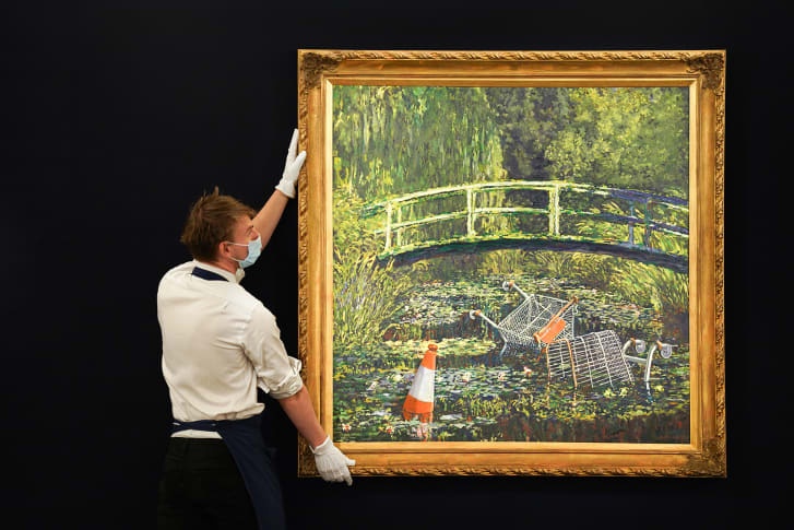 Tranh 'nhai' Monet cua Banksy duoc ban voi gia gan 10 trieu USD hinh anh