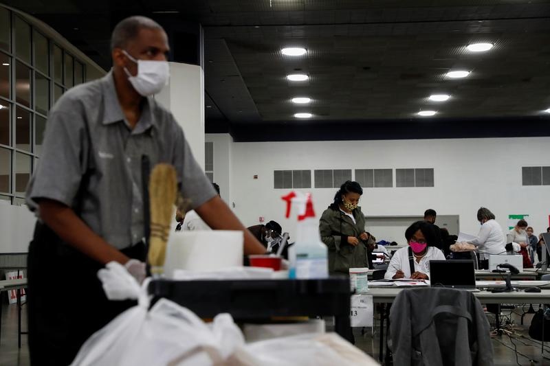 Gian lan phieu bau Michigan anh 1