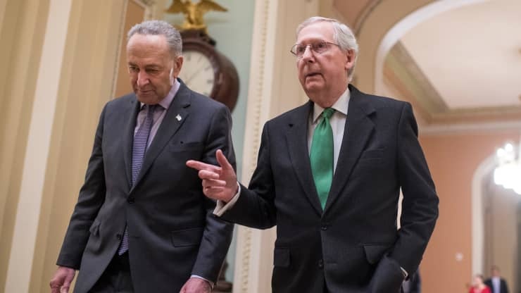 Trump bi luan toi lan 2 anh 1