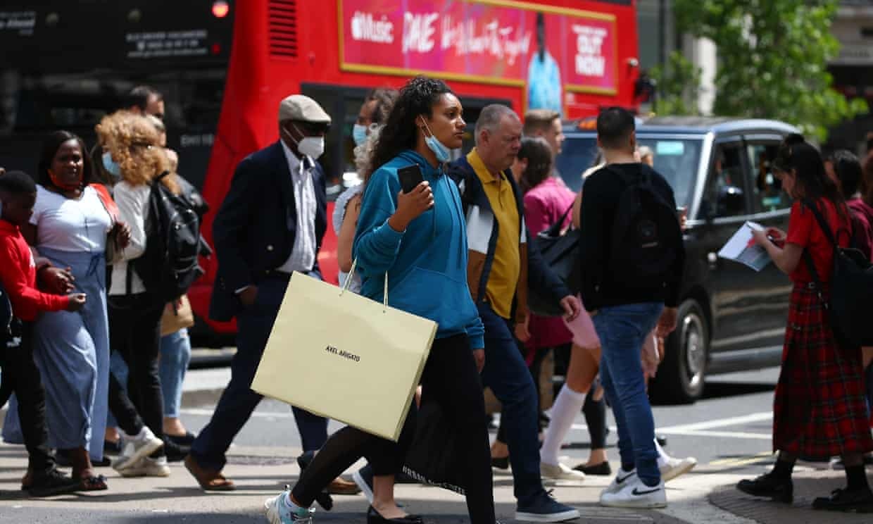 tinh hinh Covid-19 o Anh anh 2