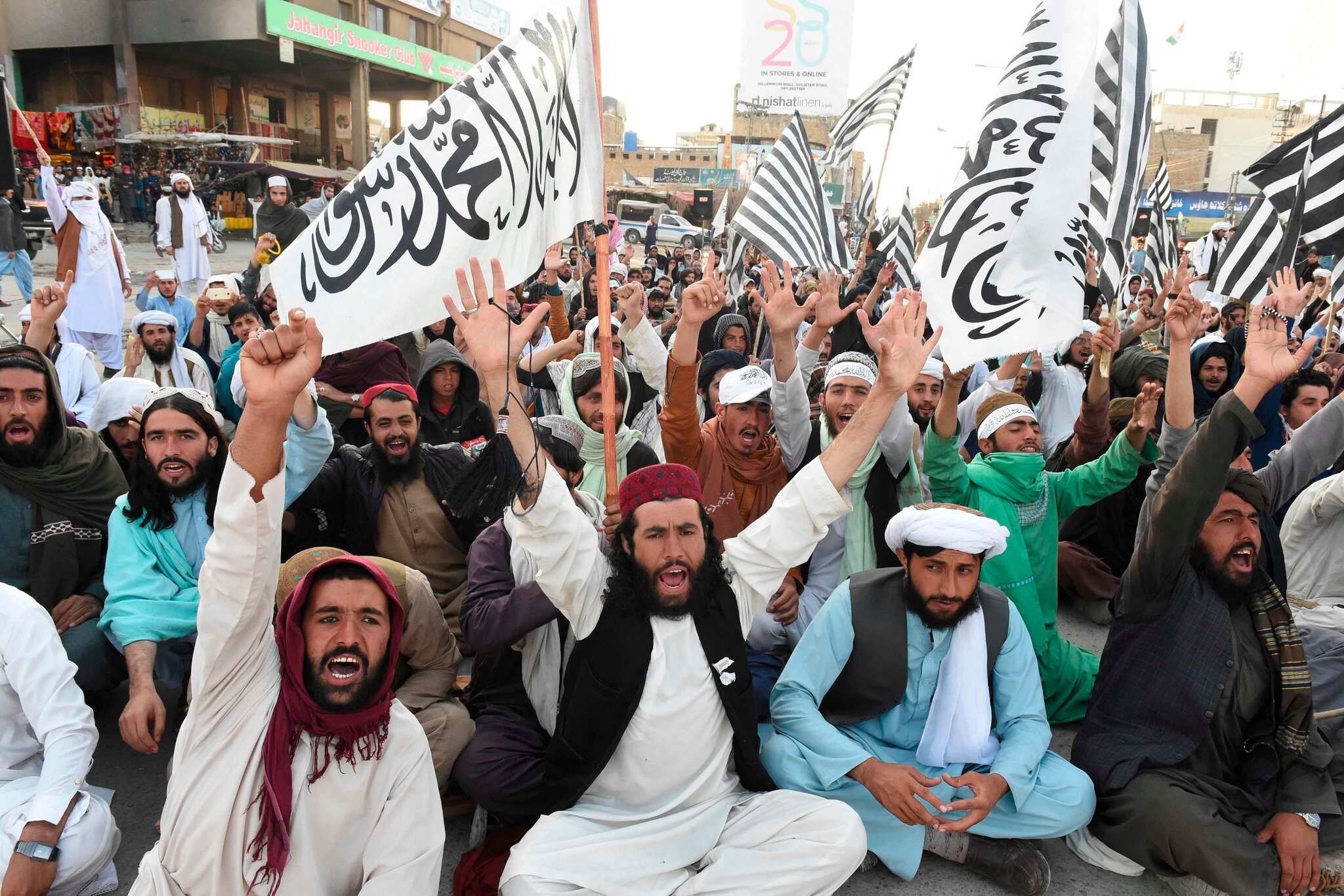 Ai dac loi nhat sau cuoc chien Afghanistan? hinh anh