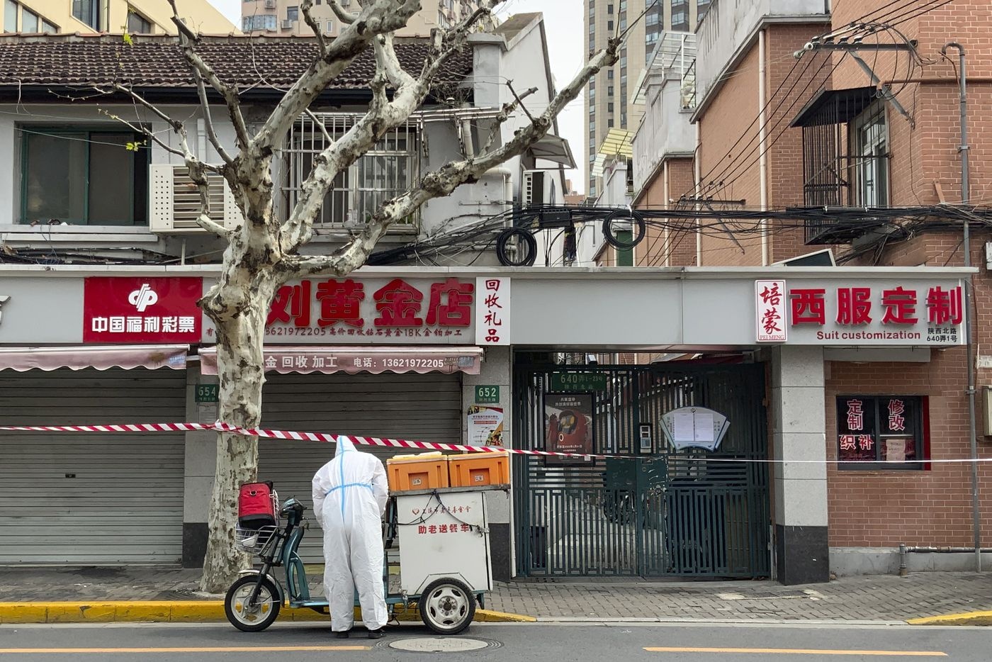 Cuoc dien thoai he lo su gian du o Thuong Hai hinh anh