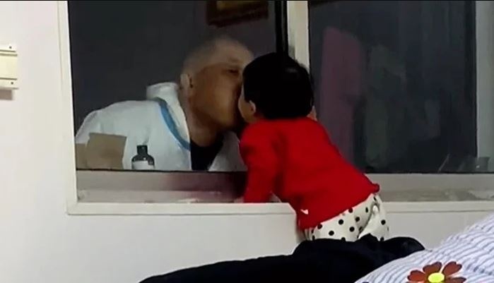 So lam lay nhiem Covid-19, ong hon chau gai qua tam kinh o Trung Quoc hinh anh