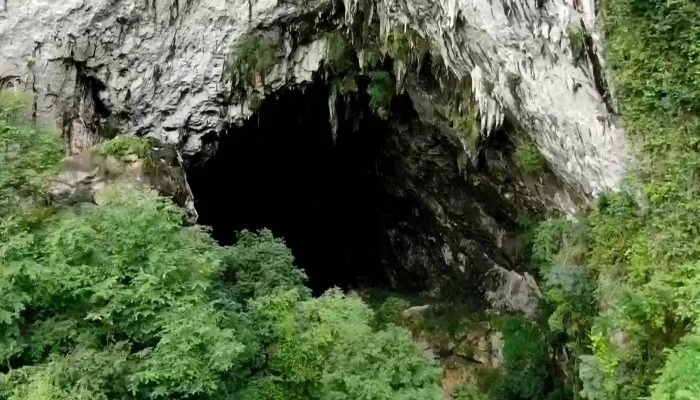 Ben trong ho sut tu than moi o mien Nam Trung Quoc hinh anh