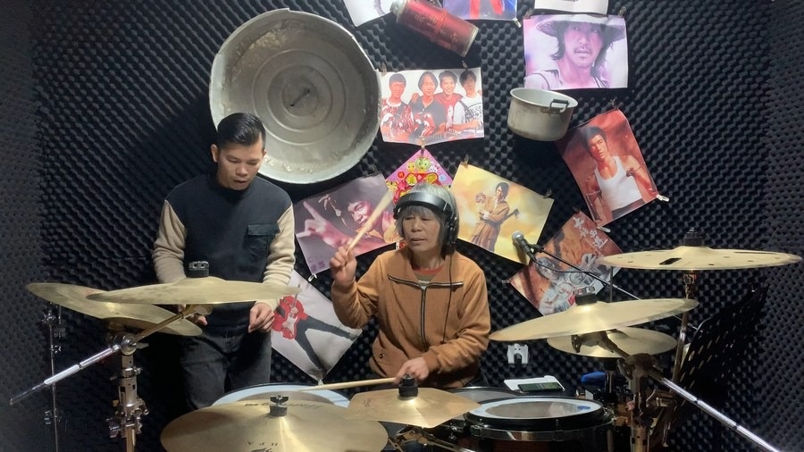 Ba 66 tuoi tro thanh tay trong noi tieng o Trung Quoc hinh anh