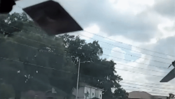 May bay het xang, ha canh khan cap trong khu dan cu o My hinh anh