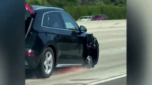 Tai xe lai oto chi con 3 banh xe tren cao toc hinh anh