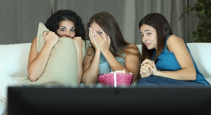 Vi sao chung ta thich xem phim ma du so hai? hinh anh