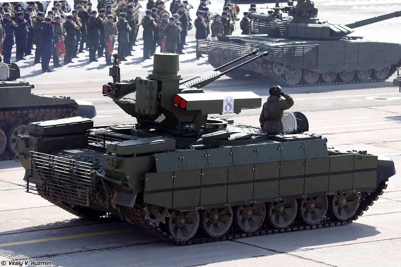 Dieu binh ky niem chien thang phat xit anh 3