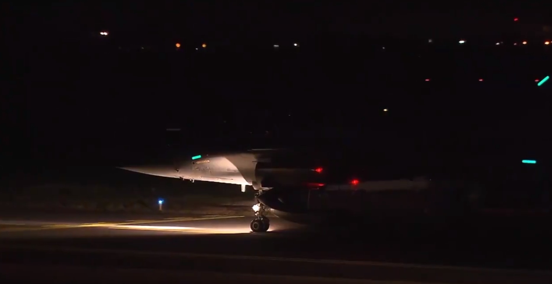 Mỹ không kích Syria ảnh 4 My khong kich Syria anh 4