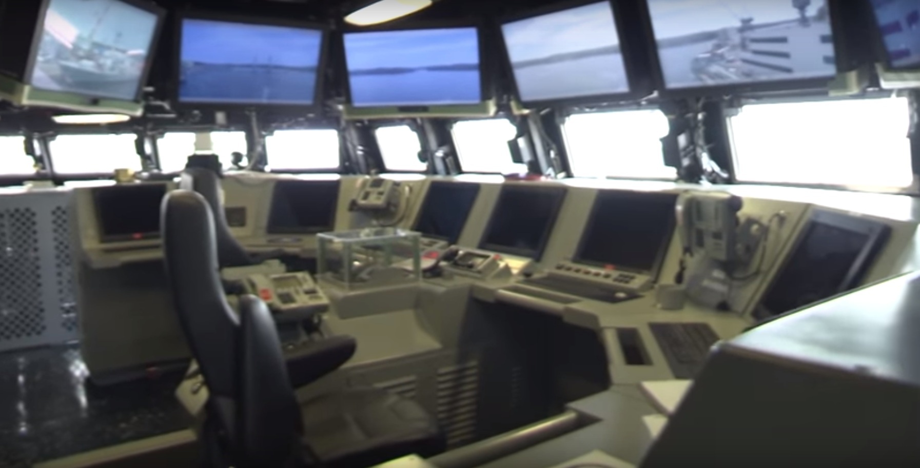 Tau khu truc lop Zumwalt anh 5