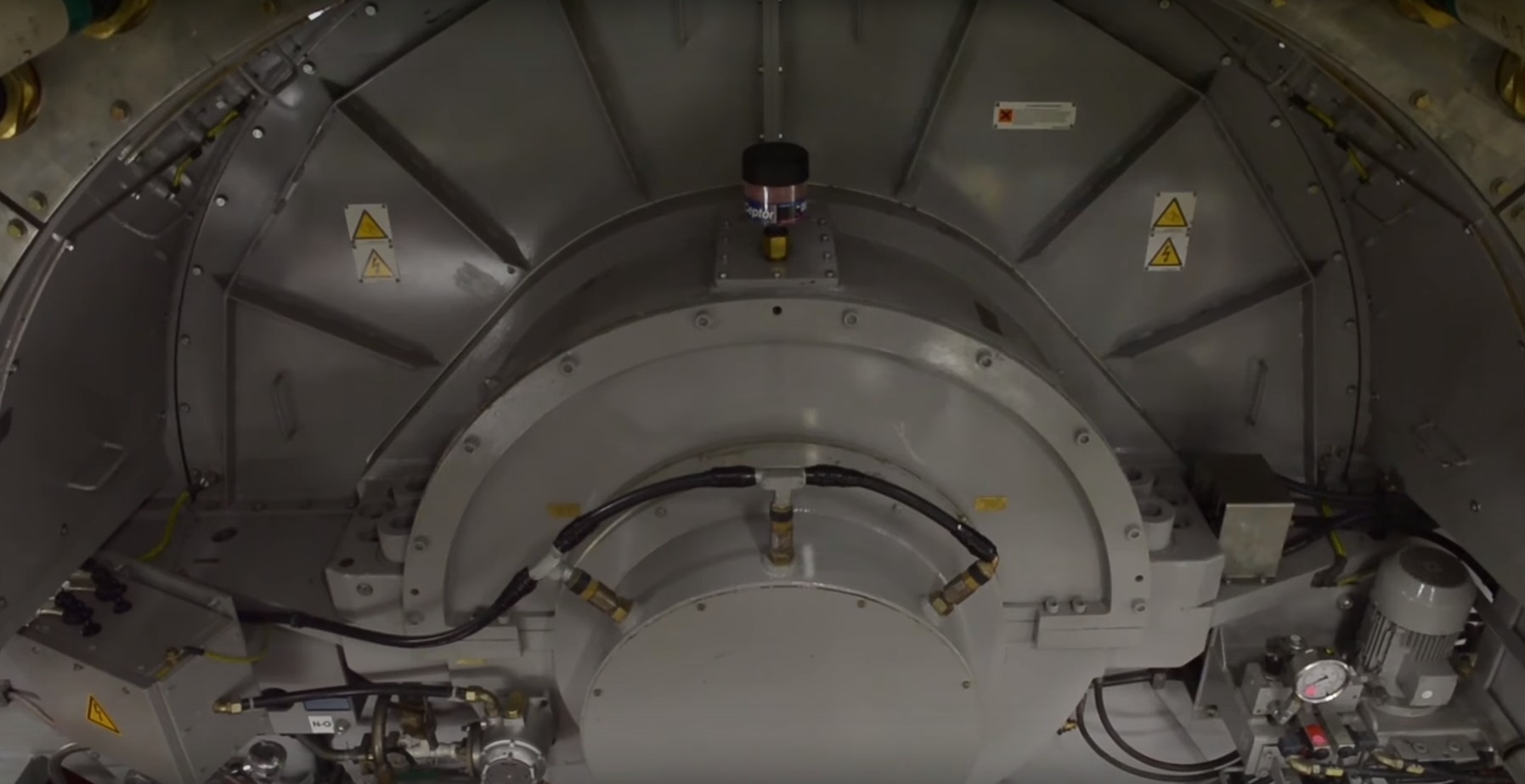 Tau khu truc lop Zumwalt anh 3