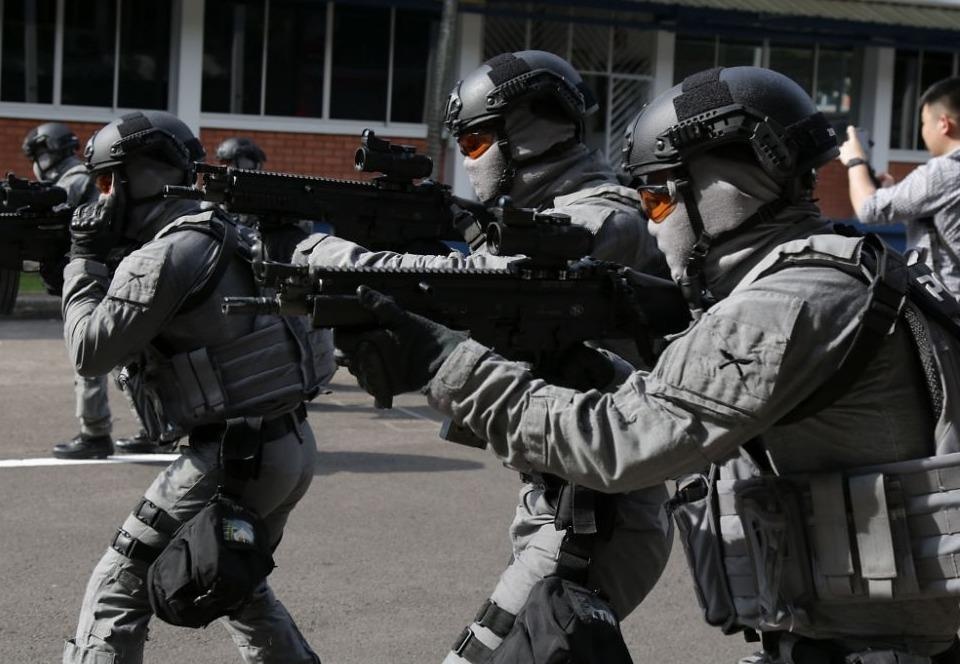 Dac nhiem Gurkha san sang bao ve thuong dinh Trump - Kim hinh anh