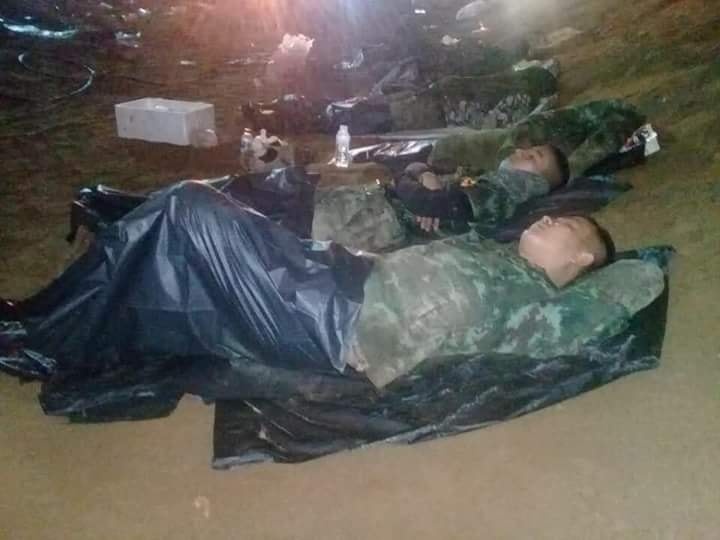 Giai cuu doi bong hoc sinh anh 8