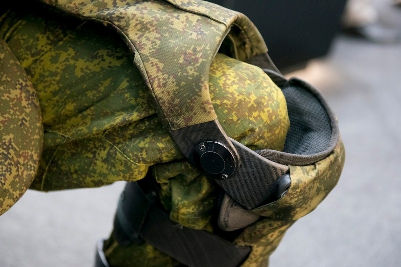 Trien lam Army 2018 anh 2