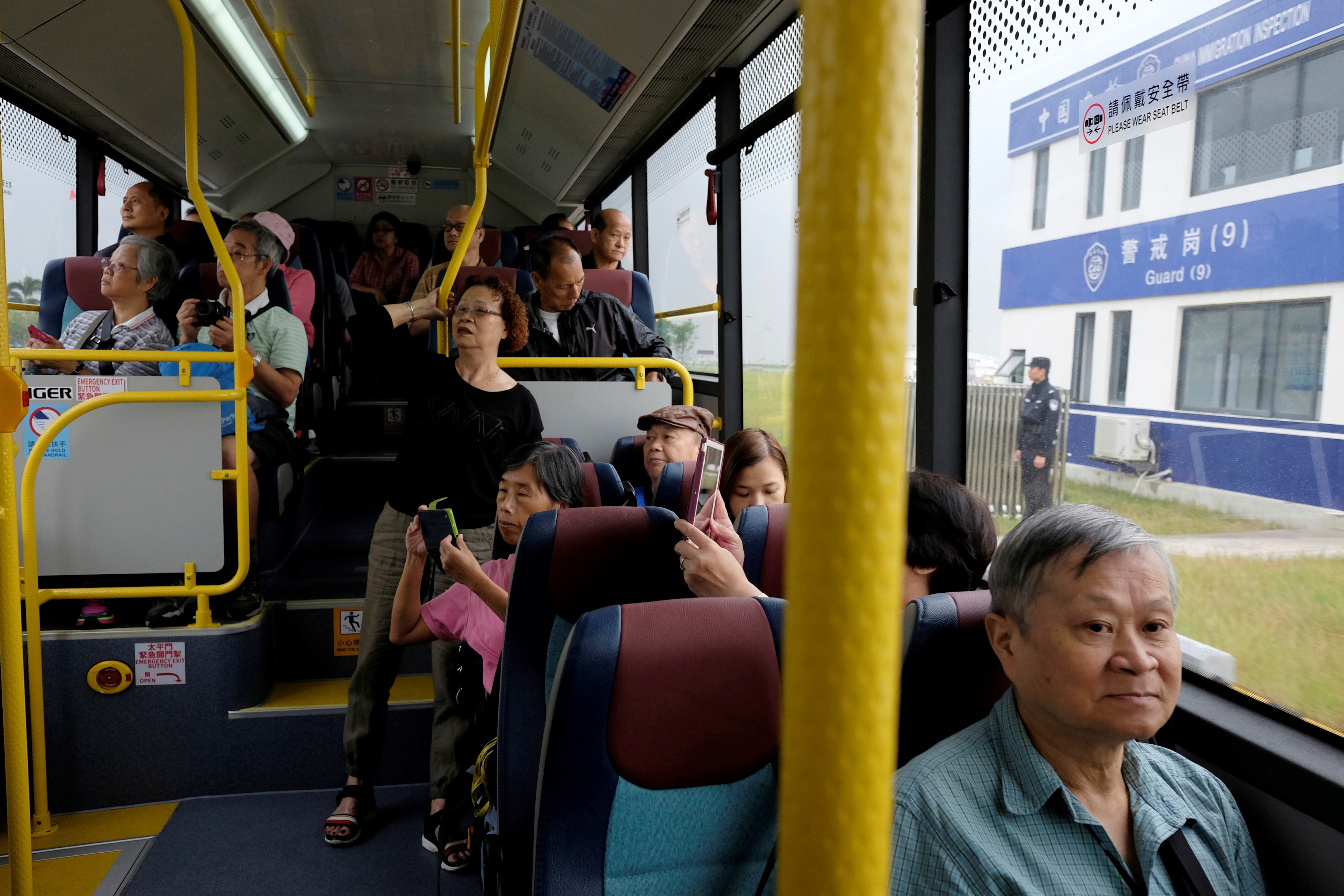 Ngay dau thong xe cay cau vuot bien dai nhat the gioi hinh anh