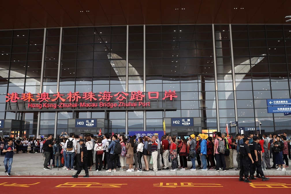 Cau vuot bien dai nhat the gioi anh 1