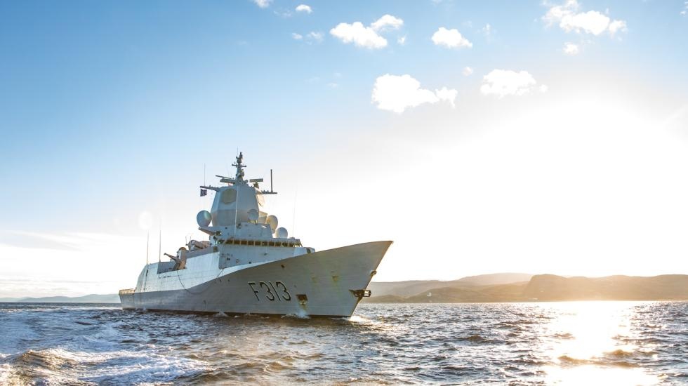 Chien ham Na Uy gap nan anh 9