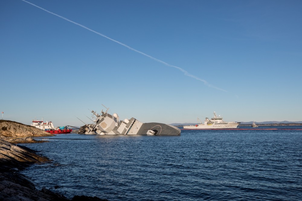 Chien ham Na Uy gap nan anh 7