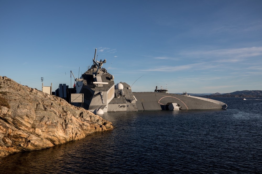 Chien ham Na Uy gap nan anh 5