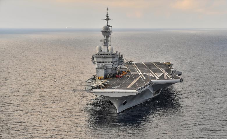 Tau san bay cua Phap anh 1