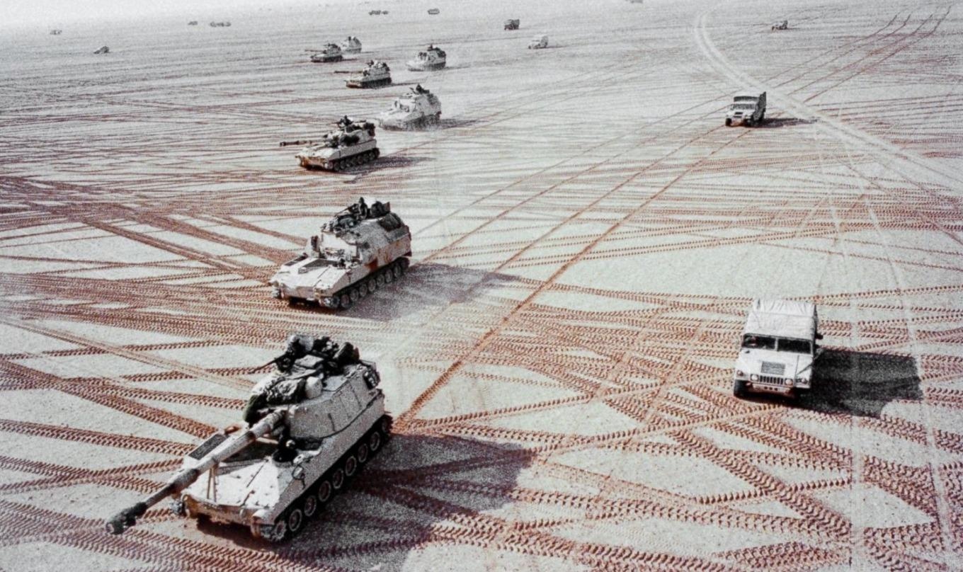 Chien dich Bao tap Sa mac, dau an lon trong su nghiep cua Bush 'cha' hinh anh