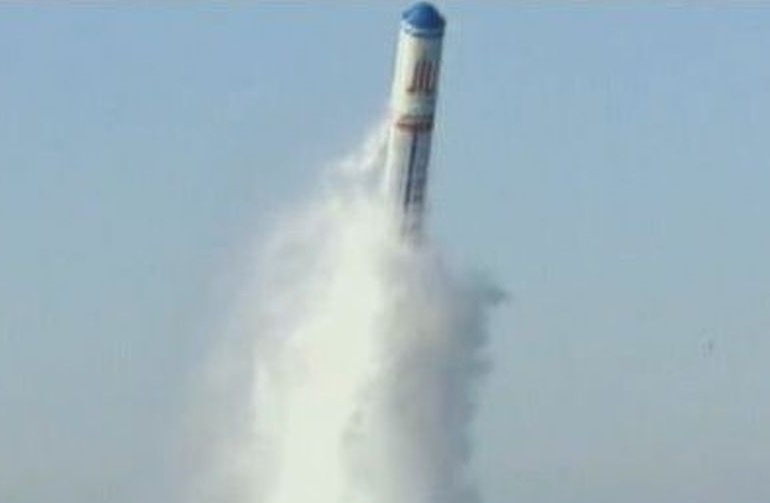 TQ dat tien bo voi ten lua hat nhan phong tu tau ngam hinh anh