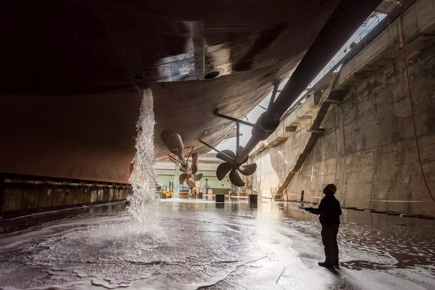 tau san bay My anh 5