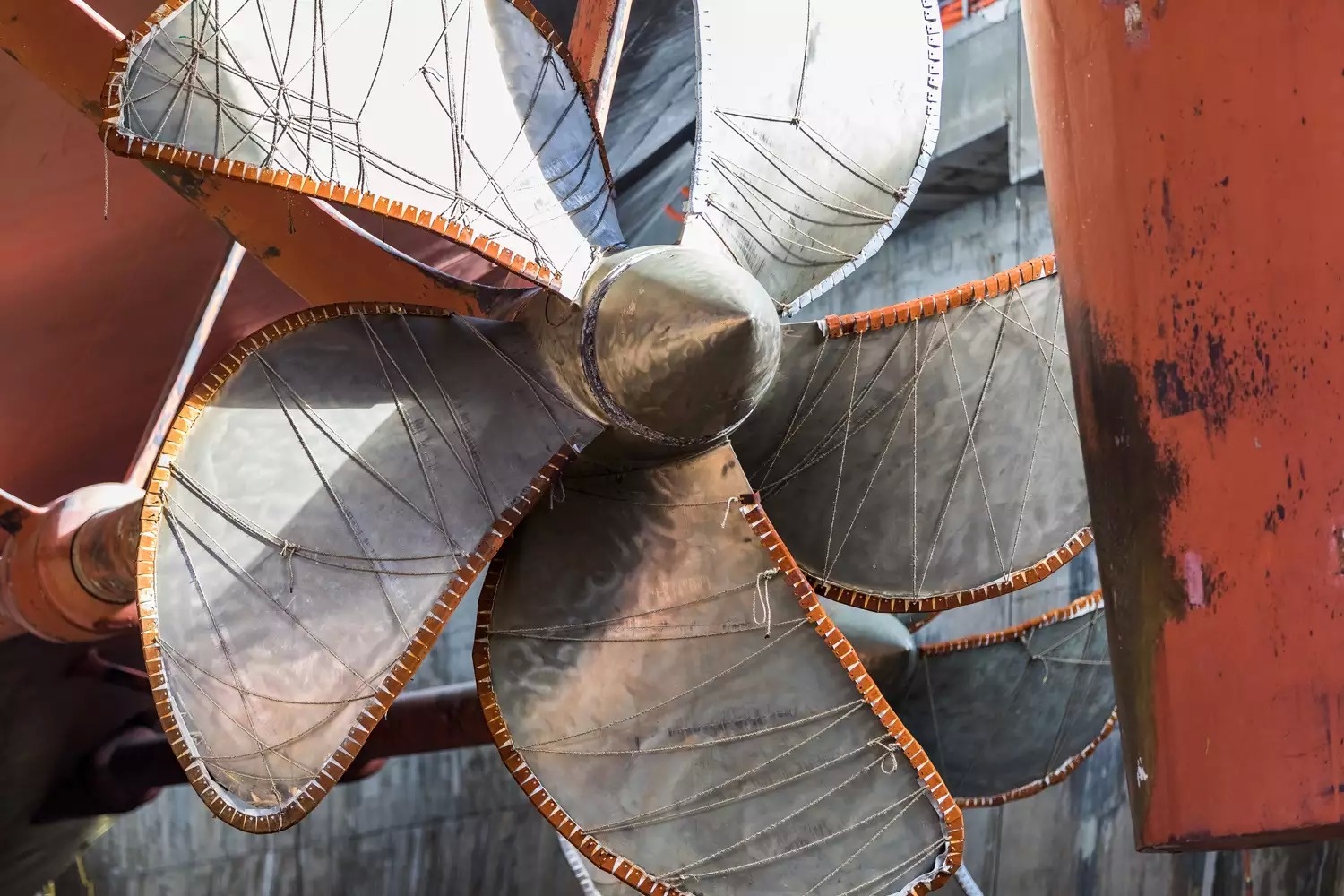 tau san bay My anh 9