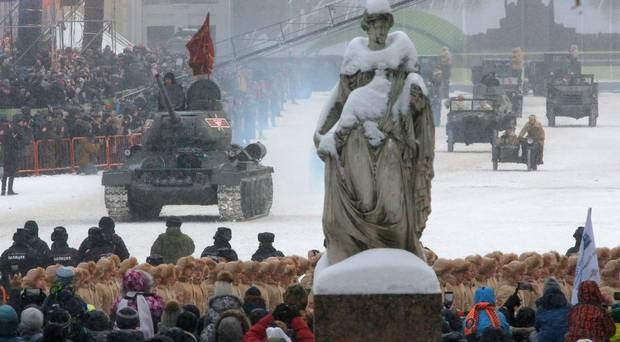 Quan doi Nga duyet binh anh 2