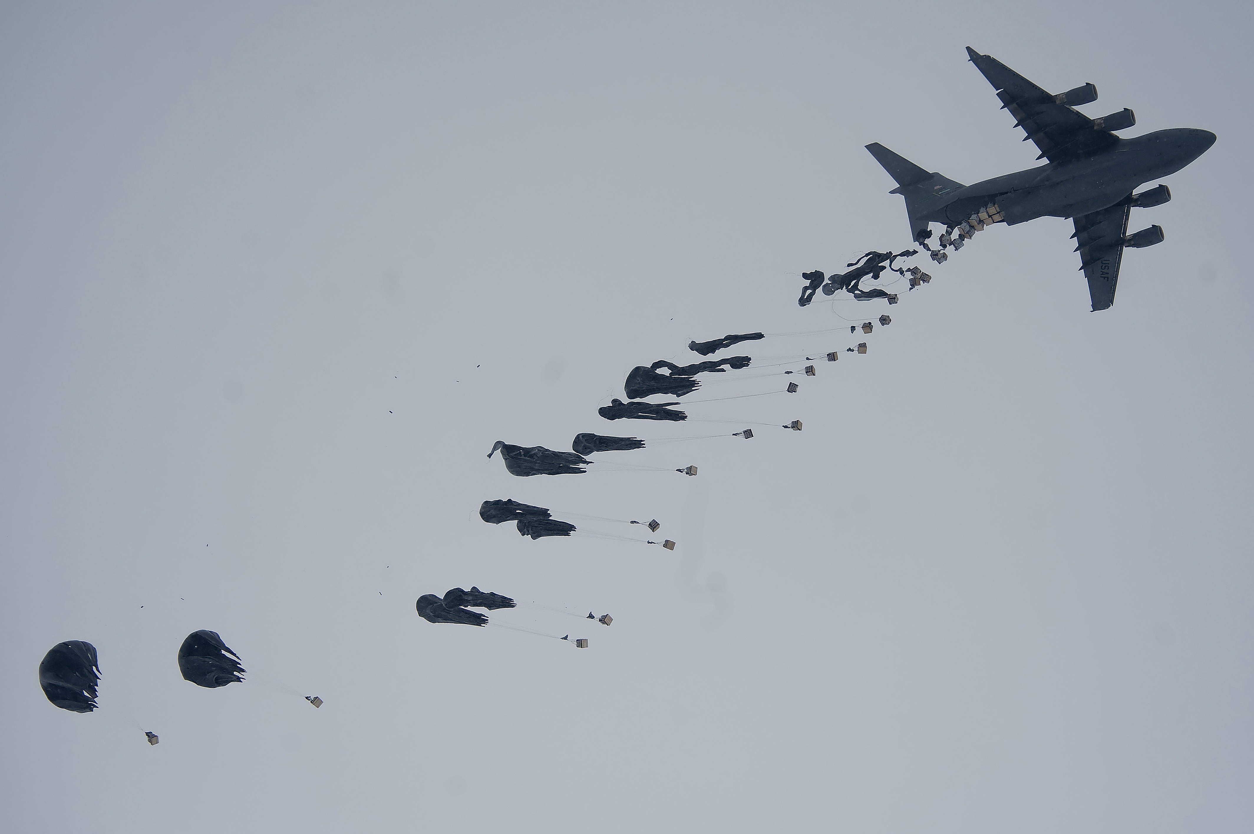 may bay van tai quan su c-17 cua my anh 10