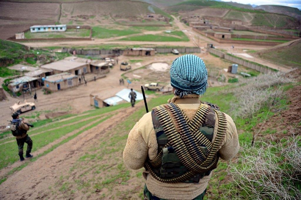 Taliban bắt giữ binh sĩ quân đội ảnh 2 Taliban bat giu binh si quan doi anh 2