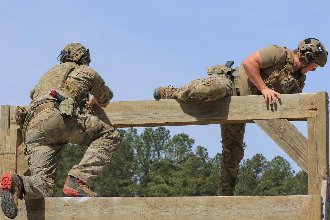 Xạ thủ bắn tỉa Mỹ trổ tài ảnh 4 Xa thu ban tia My tro tai anh 4