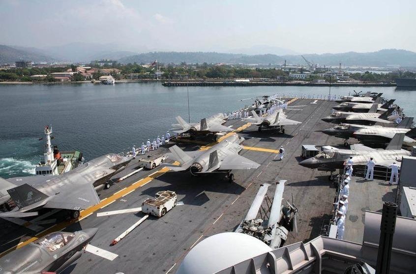 My lan dau dua F-35B den Dong Nam A tap tran hinh anh