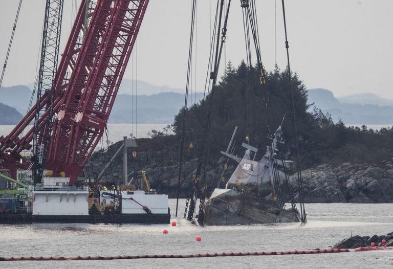 Chiến hạm Na Uy gặp nạn ảnh 1 Chien ham Na Uy gap nan anh 1