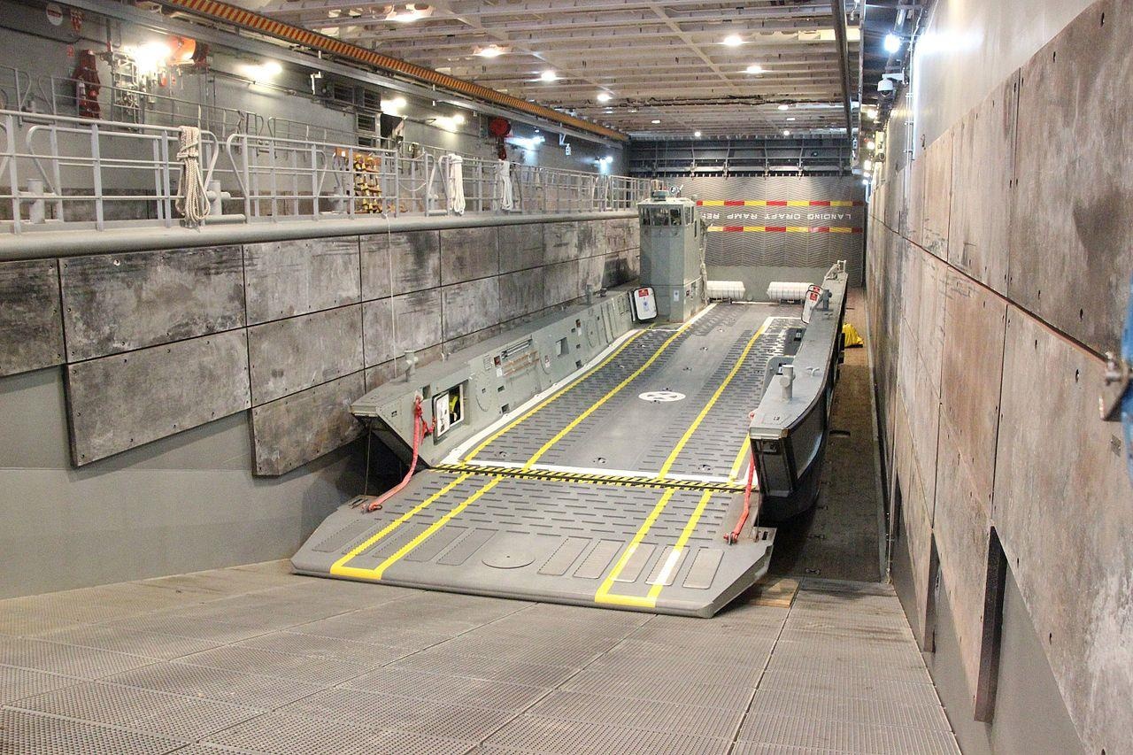 Tau hai quan Australia tham Viet Nam anh 8