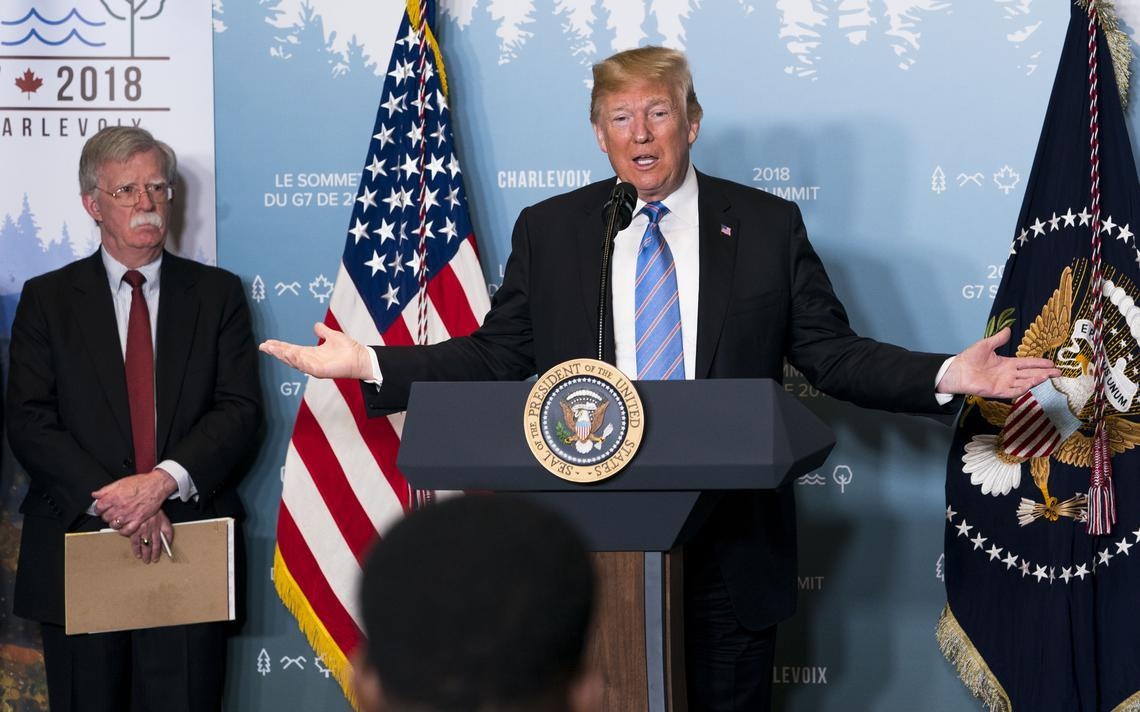 Chien luoc Iran chech huong, TT Trump noi cau voi cac co van hinh anh