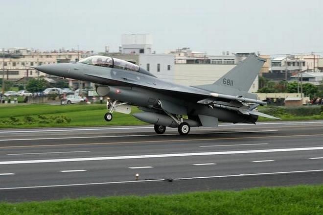 Tiem kich Dai Loan dap xuong cao toc trong tap tran chong TQ hinh anh