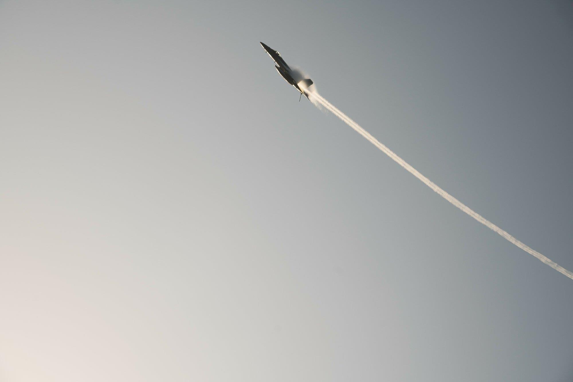 tàu sân bay Mỹ dọa Iran ảnh 4 tau san bay My doa Iran anh 4