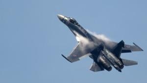 Tiem kich Nga bay cat mat may bay do tham My tren Dia Trung Hai hinh anh