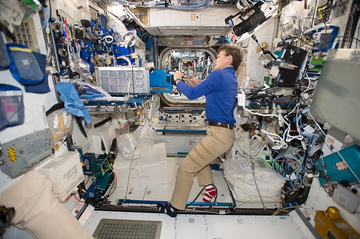 Du lich khong gian anh 1