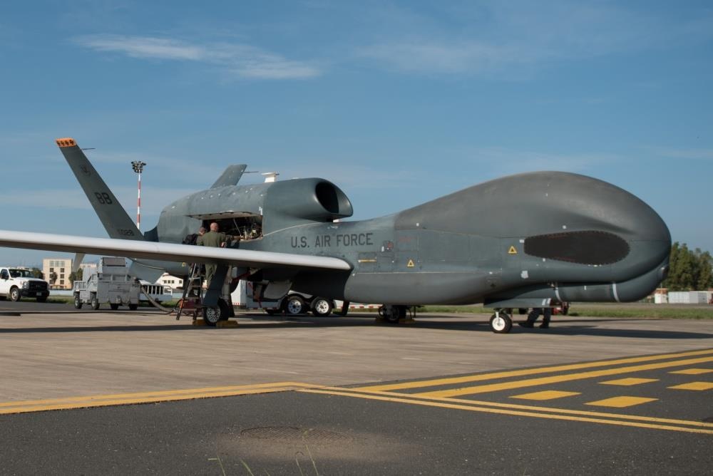 Iran ban ha may bay khong nguoi lai cua My anh 3