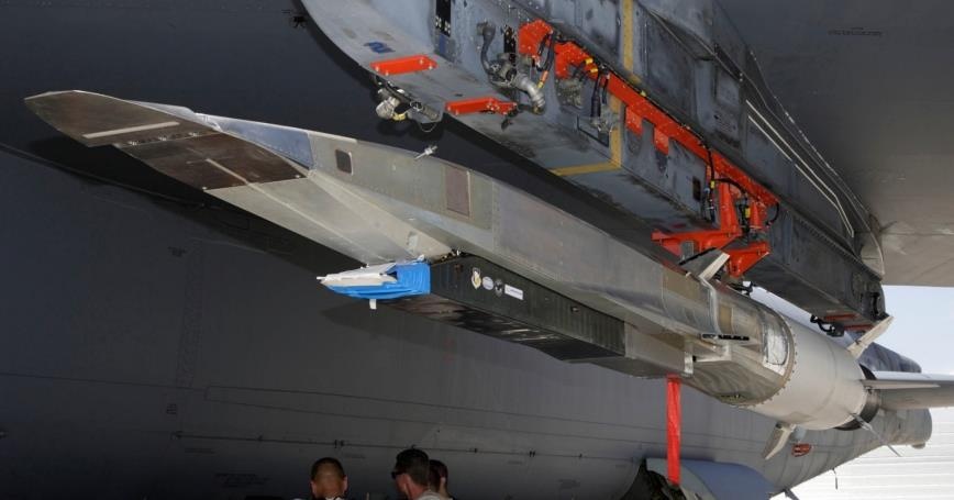 Cuoc dua vu khi sieu thanh anh 1