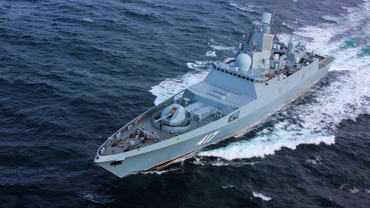 Chien ham Nga mang 'vu khi ao giac' tham Cuba, tau My bam theo hinh anh