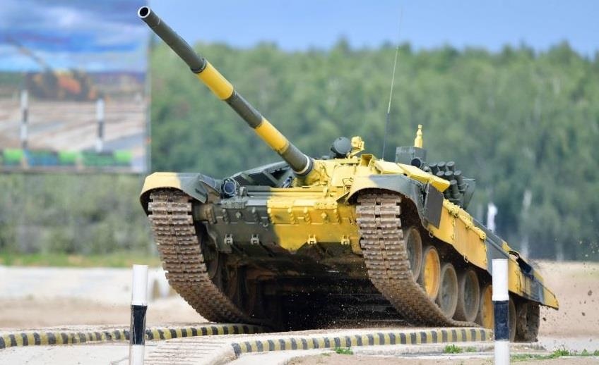 Xe tang T-72B3 cua doi Viet Nam dua toc do tai Tank Biathlon o Nga hinh anh