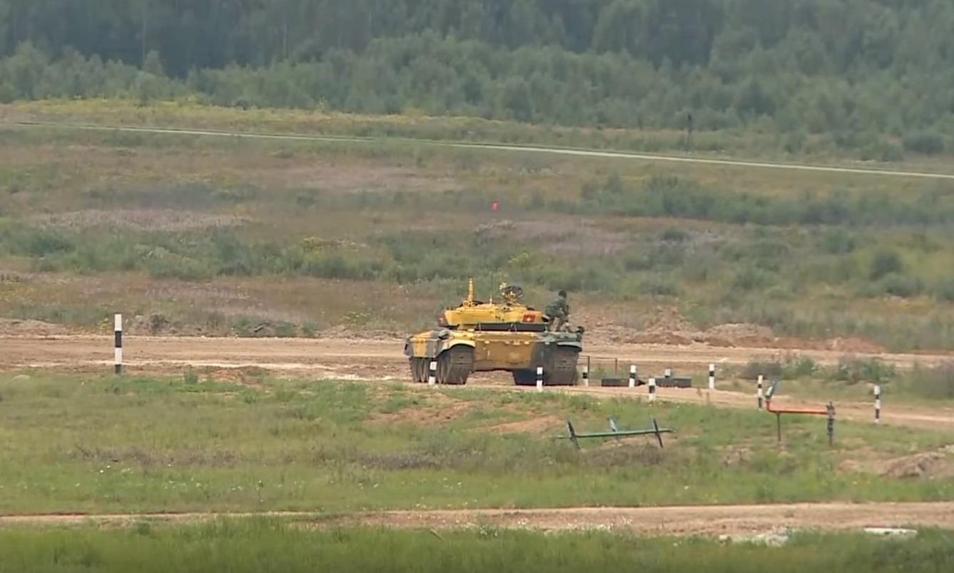 Doi tuyen Viet Nam tranh tai tai Tank Biathlon anh 4